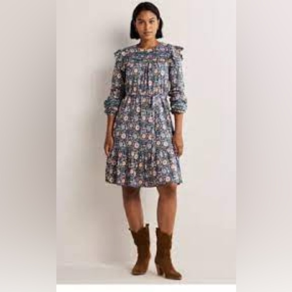 🎉HP🎉Boden Long Sleeve Tie Front Dress